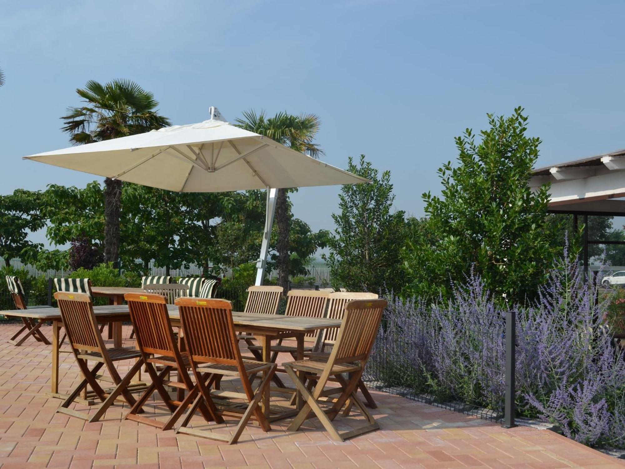 Characteristic Apartment In Codigoro With Pool المظهر الخارجي الصورة