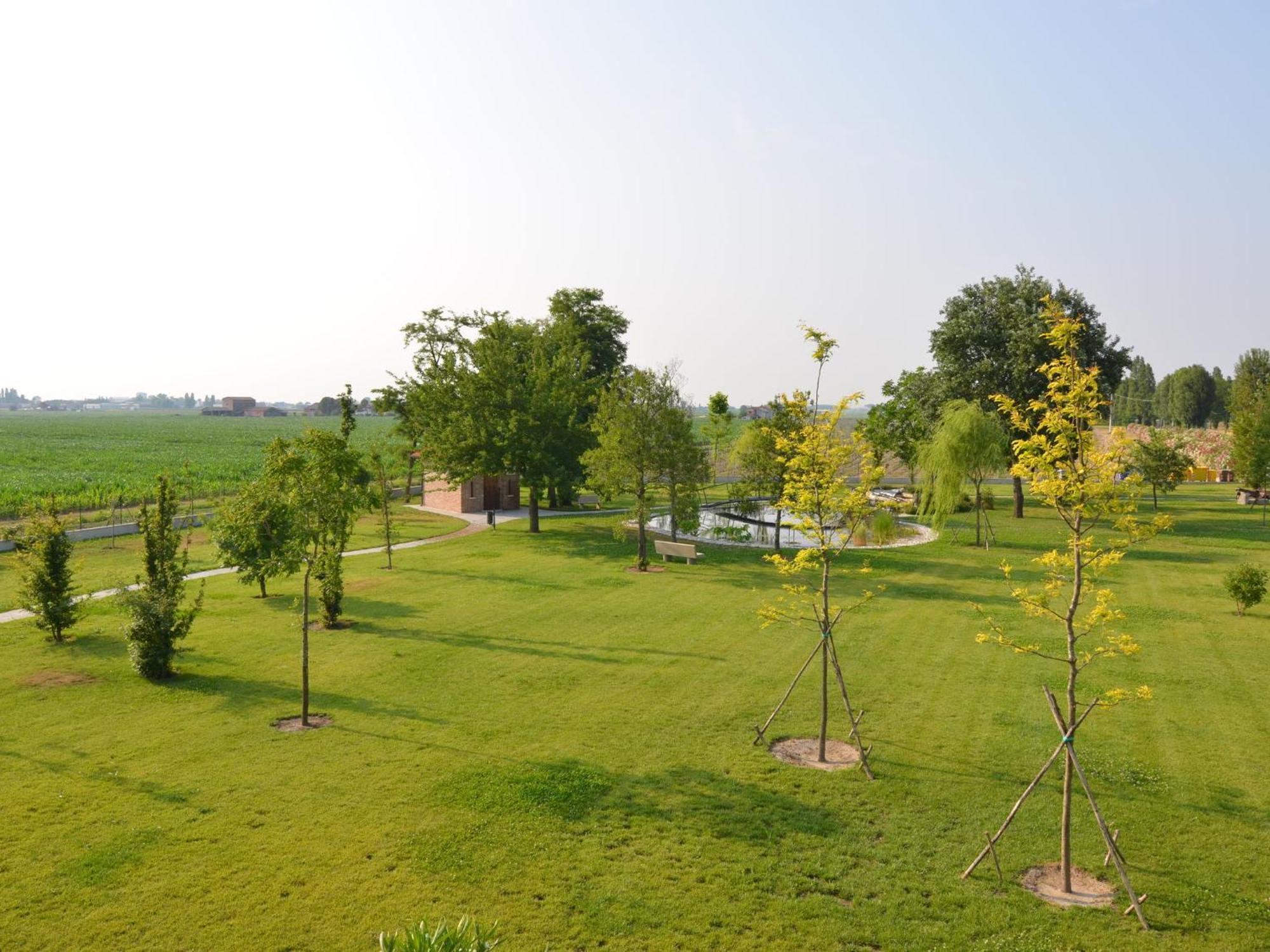 Characteristic Apartment In Codigoro With Pool المظهر الخارجي الصورة