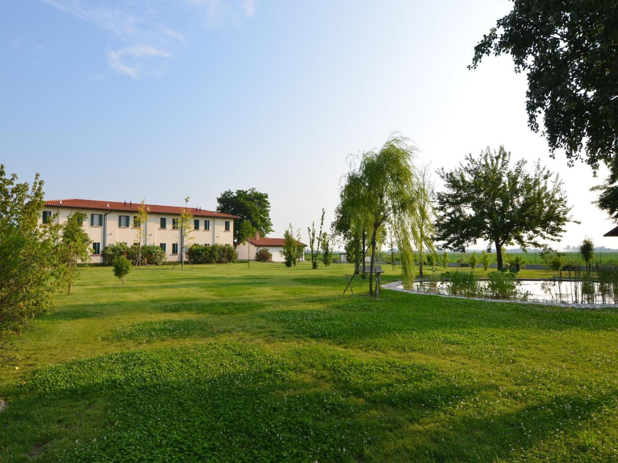 Characteristic Apartment In Codigoro With Pool المظهر الخارجي الصورة